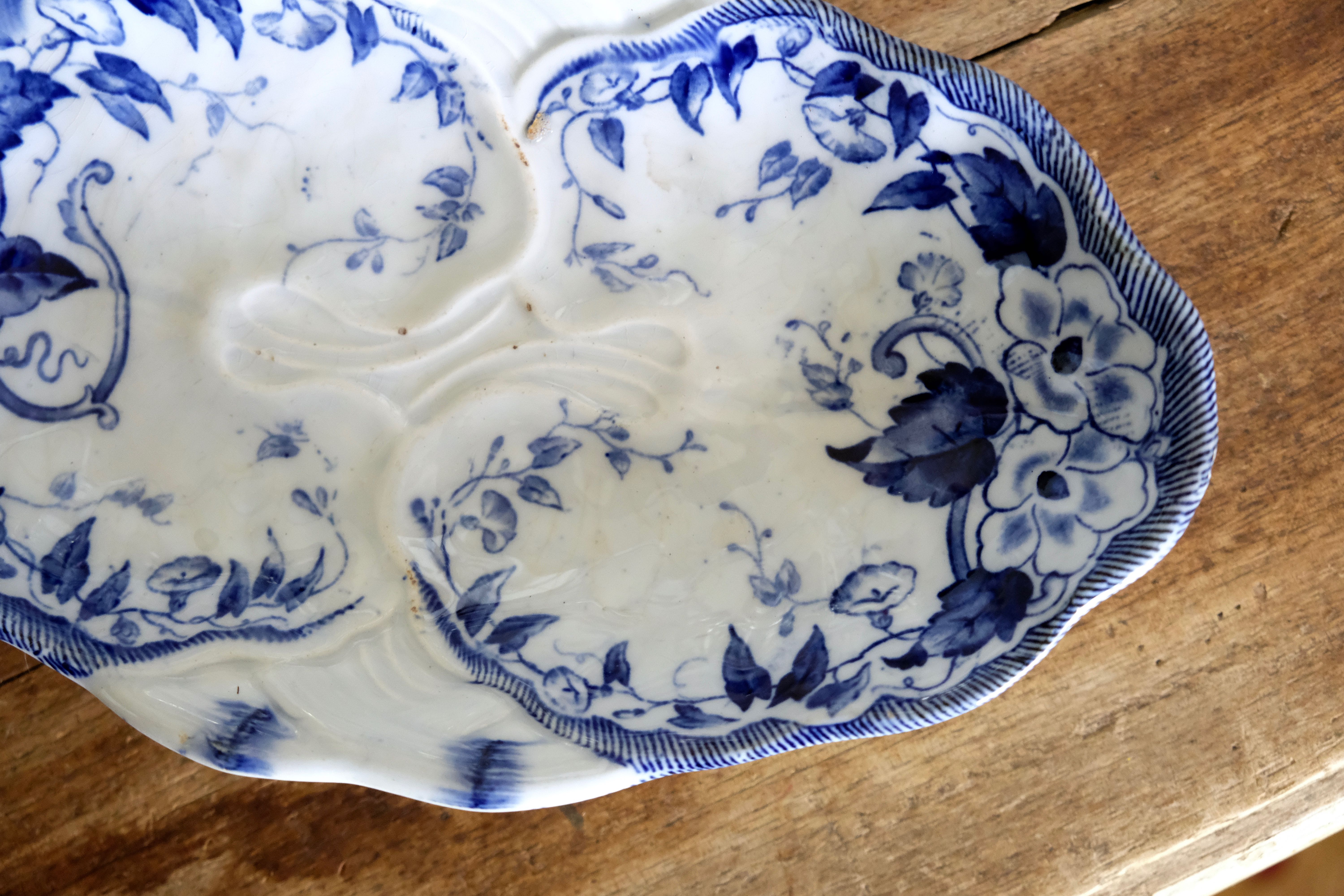 Ravier in porcelain, Ironstone, model Flora, Creil & Montereau XIXth