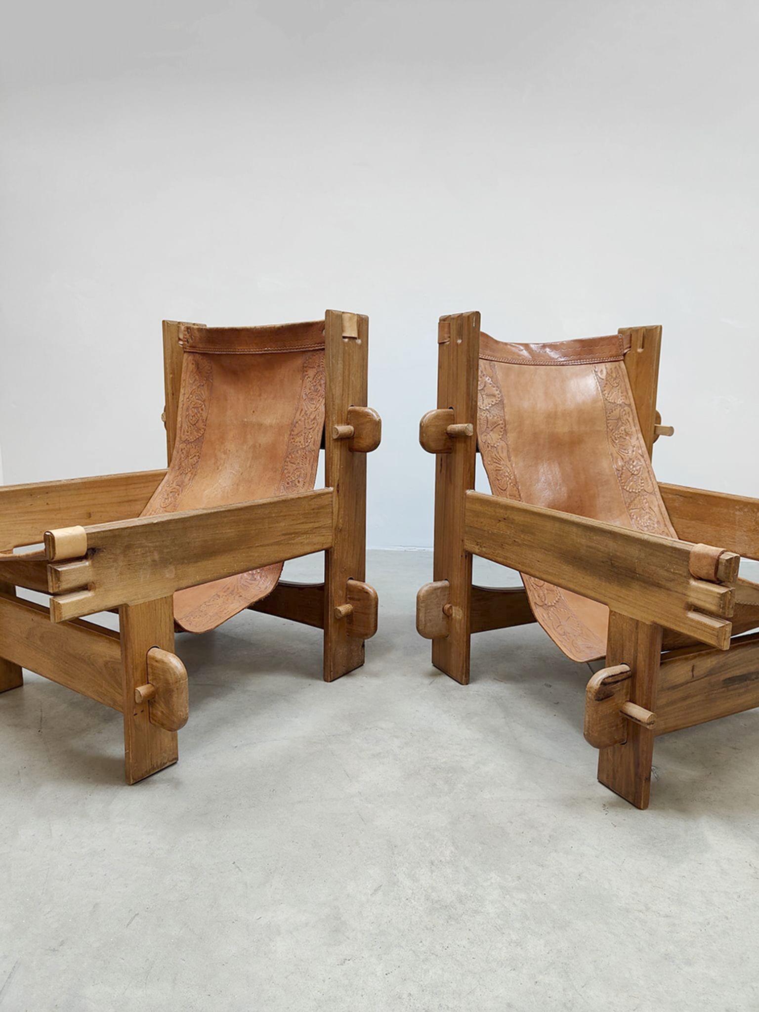Vintage brutalist leather armchair 'Safari time'