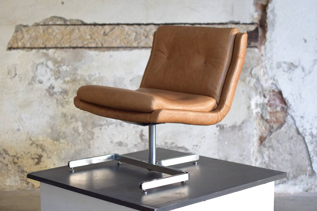 Leather armchair by Raphael Raffel for Apelbaum - France 1970
