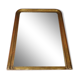 Large Louis Philippe mirror gilded with leaf. 137 x 99 cm.