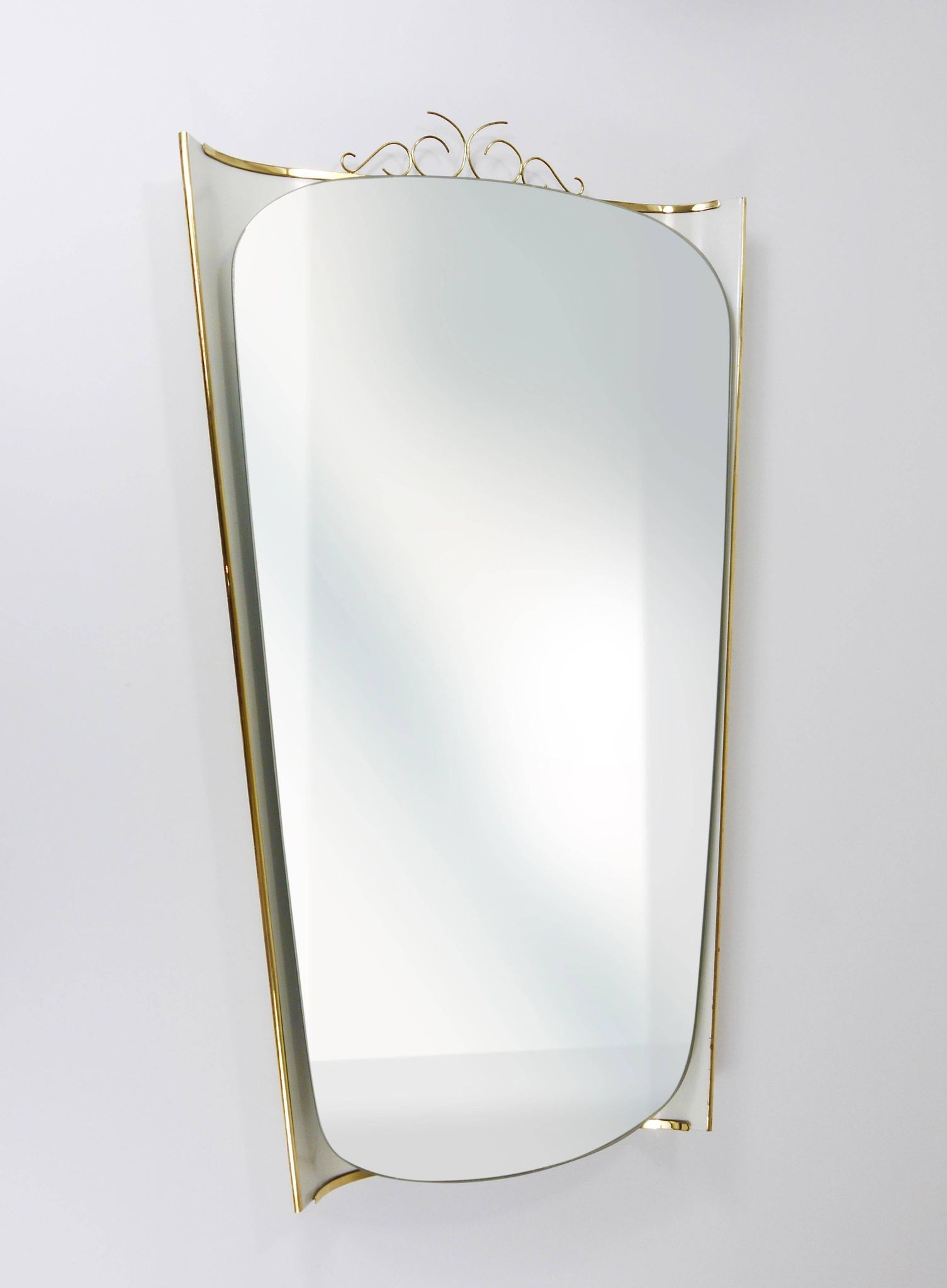 Mid-century illuminated wall mirror by Ernest Igl with brass crown, by Hillebrand.