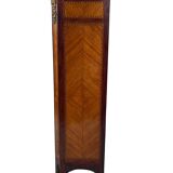 Elégant chiffonnier de style Louis XVI fin XIXe