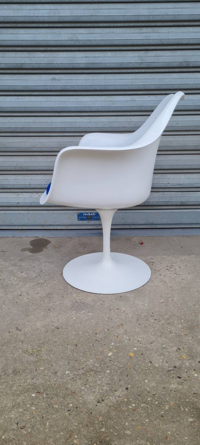 Fauteuil tulipe de eero saarinen pour knoll international 1960