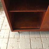 Sliding-door sideboard
