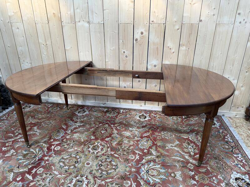 Table à manger ronde en acajou de style Louis XVI 230 cm