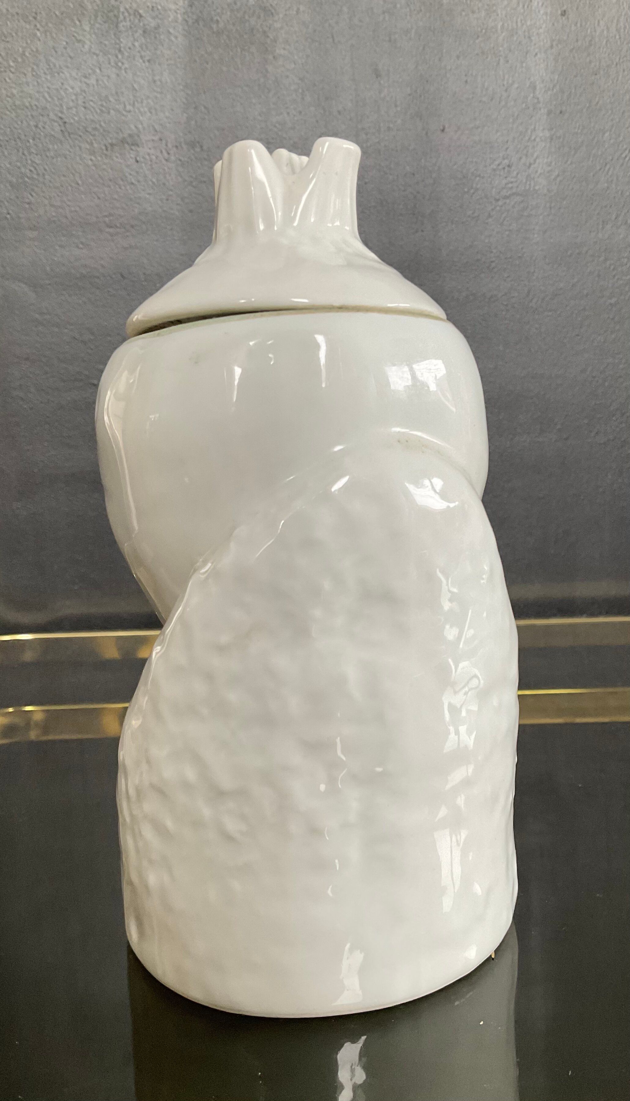 Old covered pot in porcelain Germany