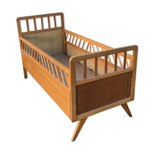 Lit enfant en bois pied