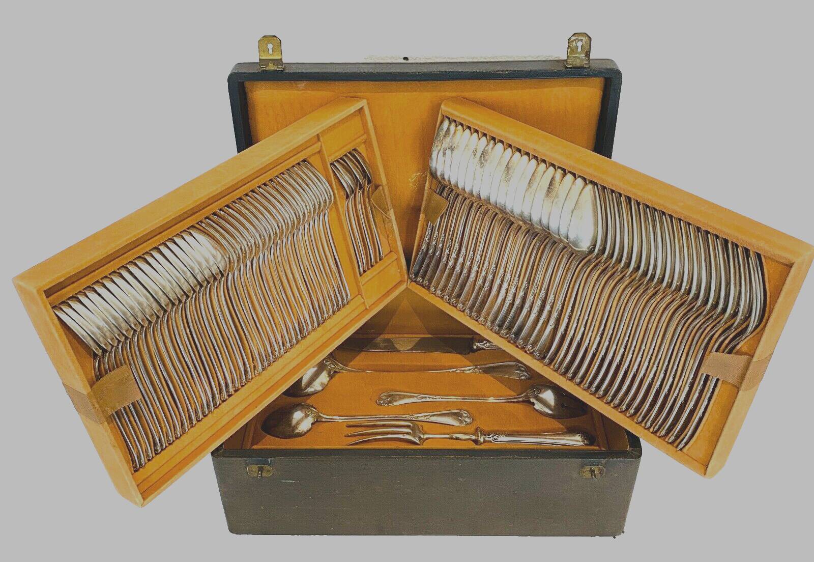 Louis XV style housewife in silver metal 20th century