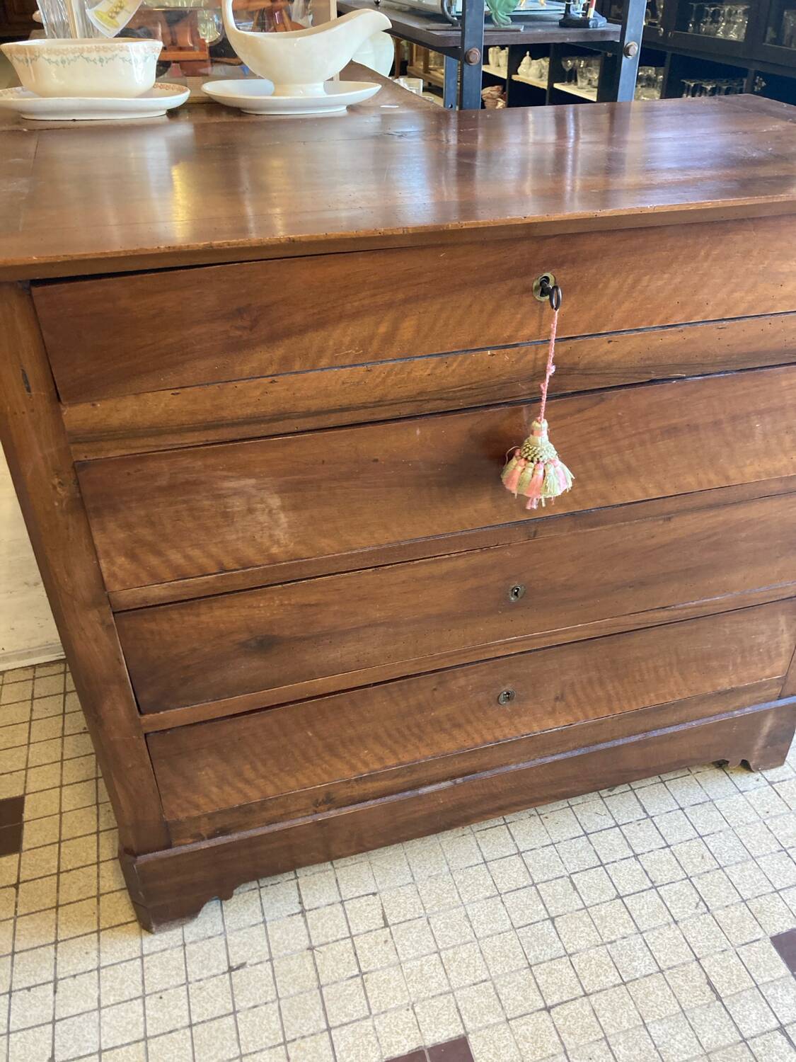 Walnut chest of drawers with 4 drawers