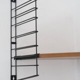 Corner shelf by Tomado