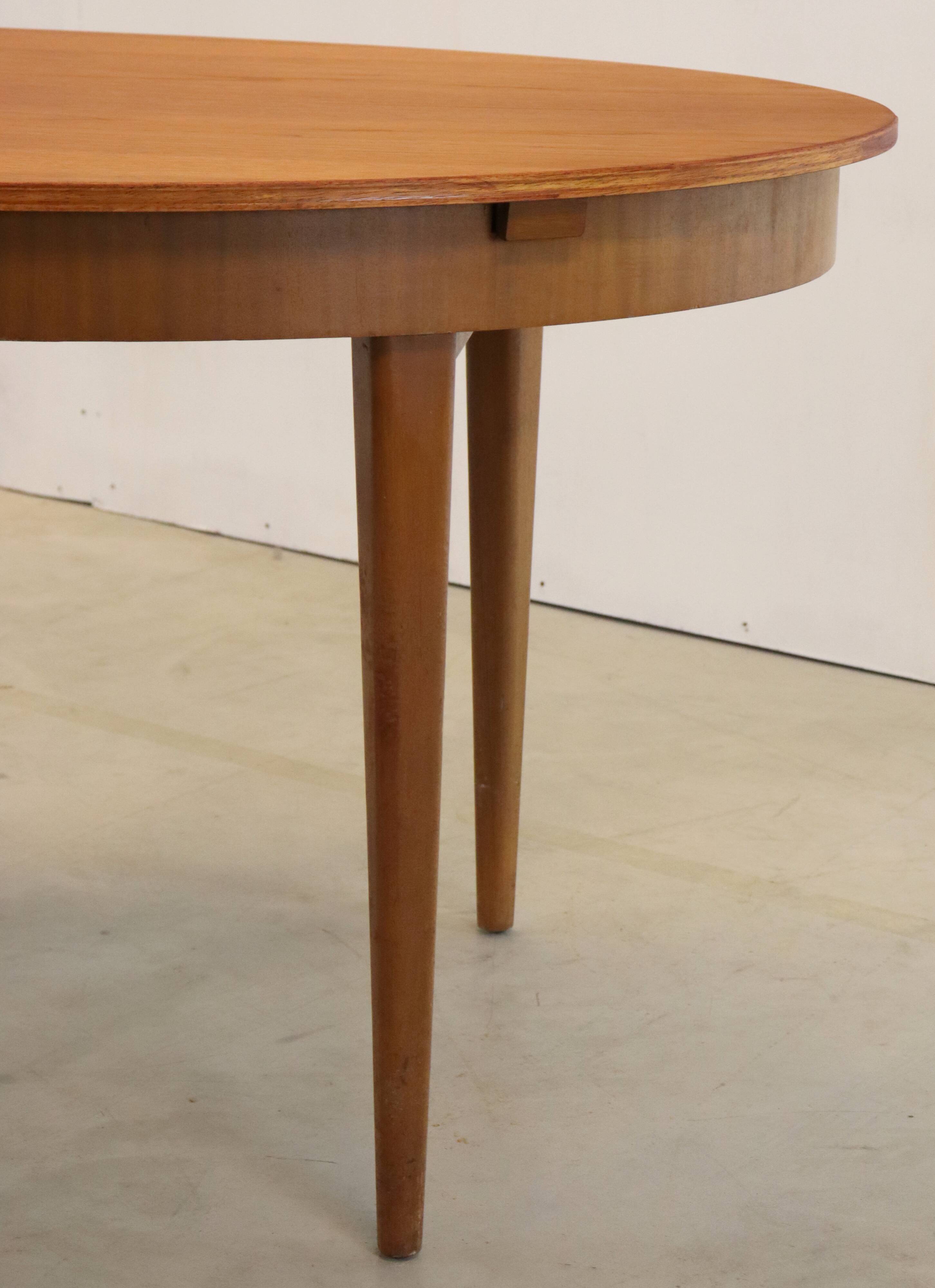 Oval vintage dining table extendable 'Atterton'