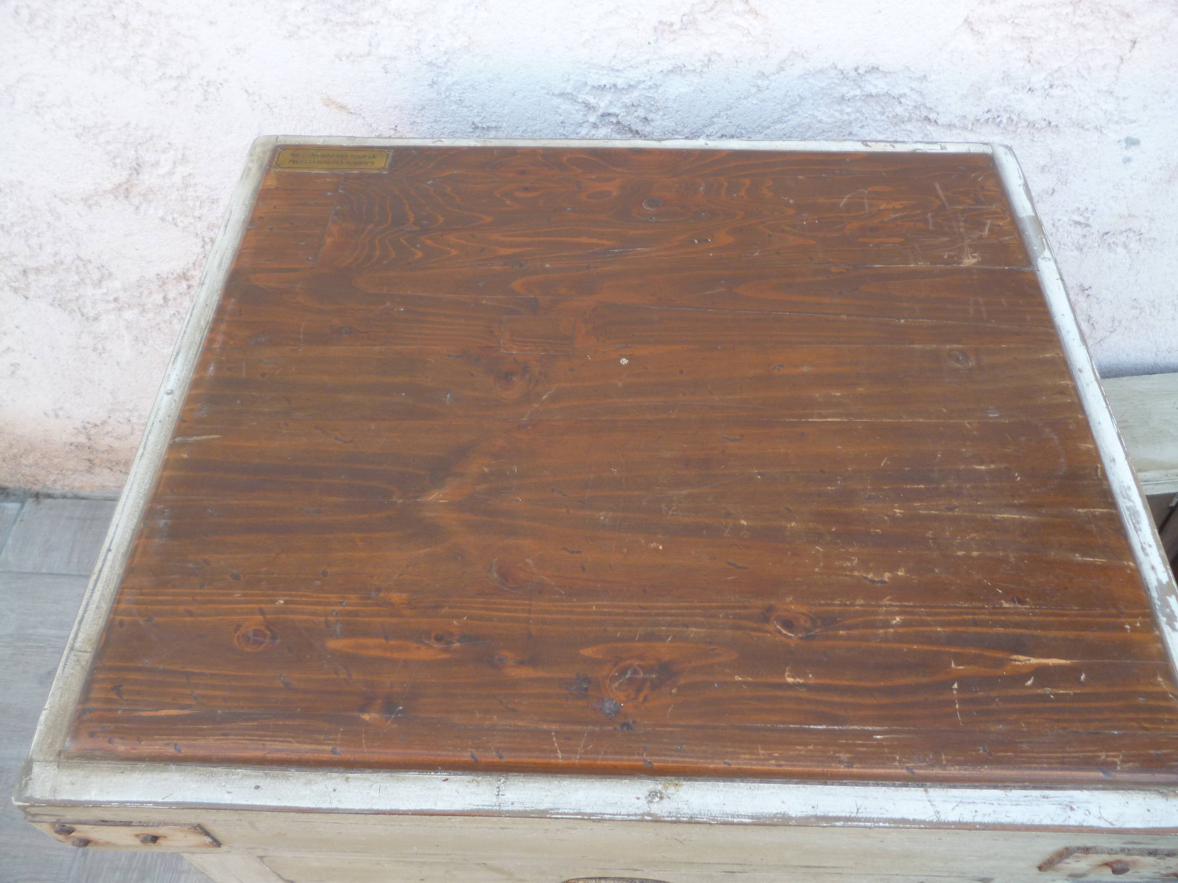 Country Corner log cabinet