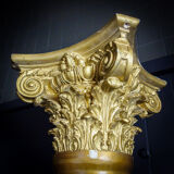 Colonnes colorées d’or classique de cru