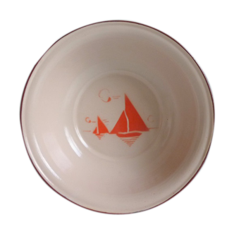 Enamel basin Sailboat motifs