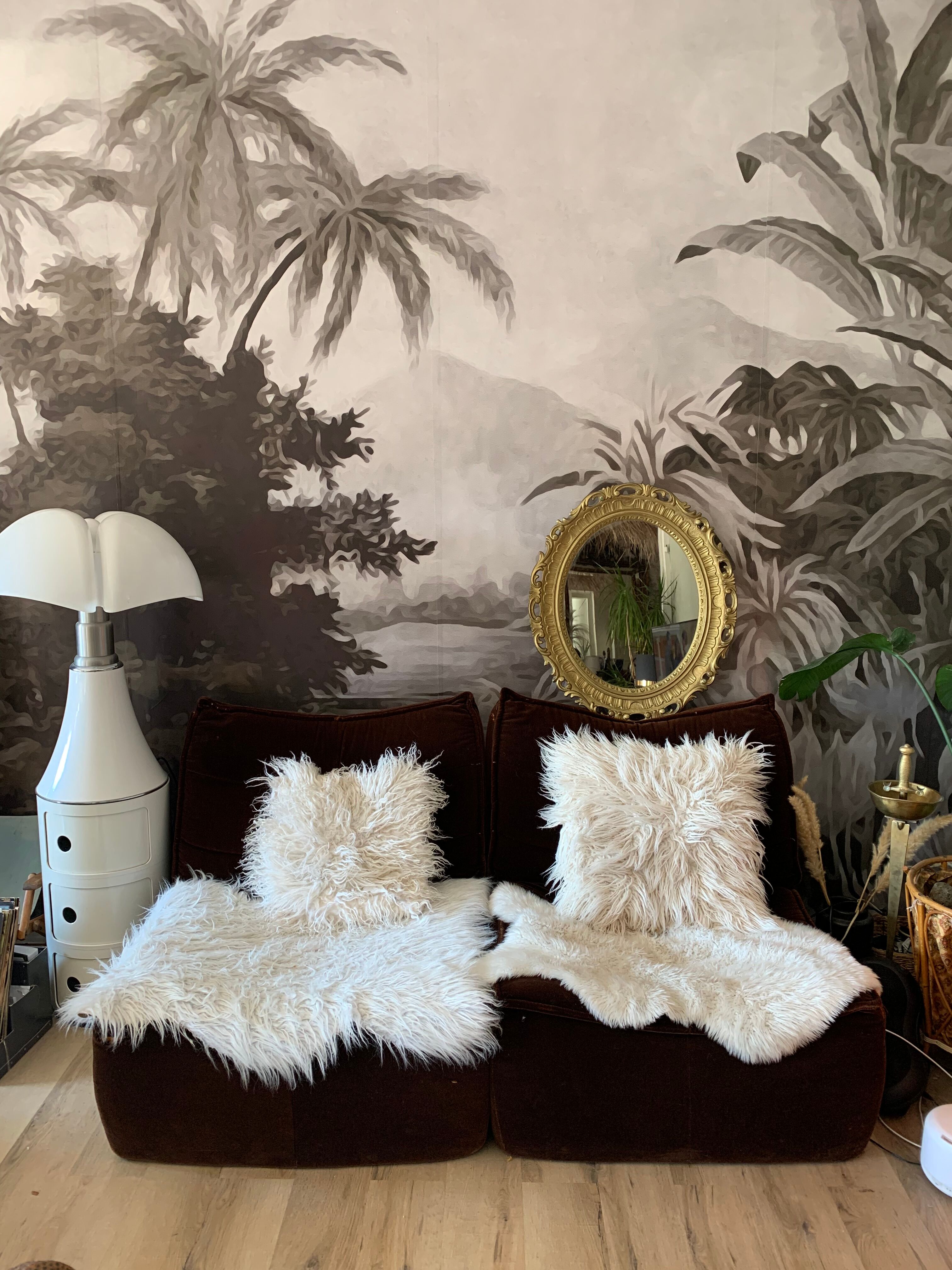 Miroir ovale doré années 70