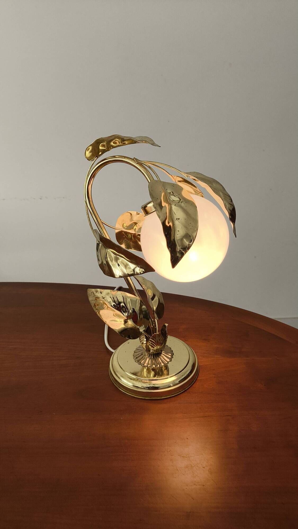 lampe vintage feuilles dorées