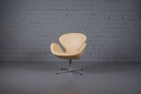 Fauteuil Swan d'Arne Jacobsen pour Fritz Hansen avec fonction d'inclinaison