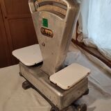 Old scale 1960 in aluminum