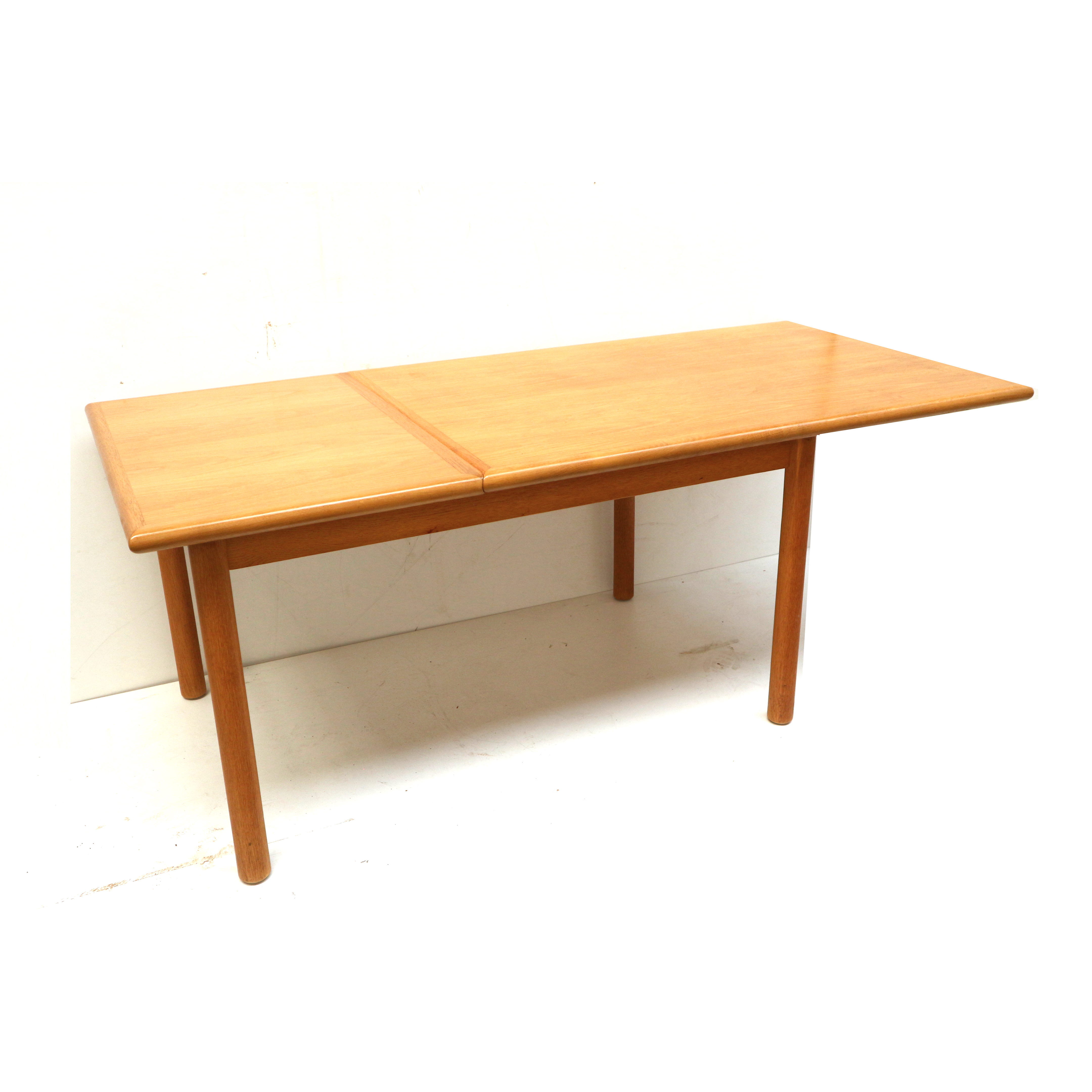 Extendable dining table from Lübke made in the 1970s