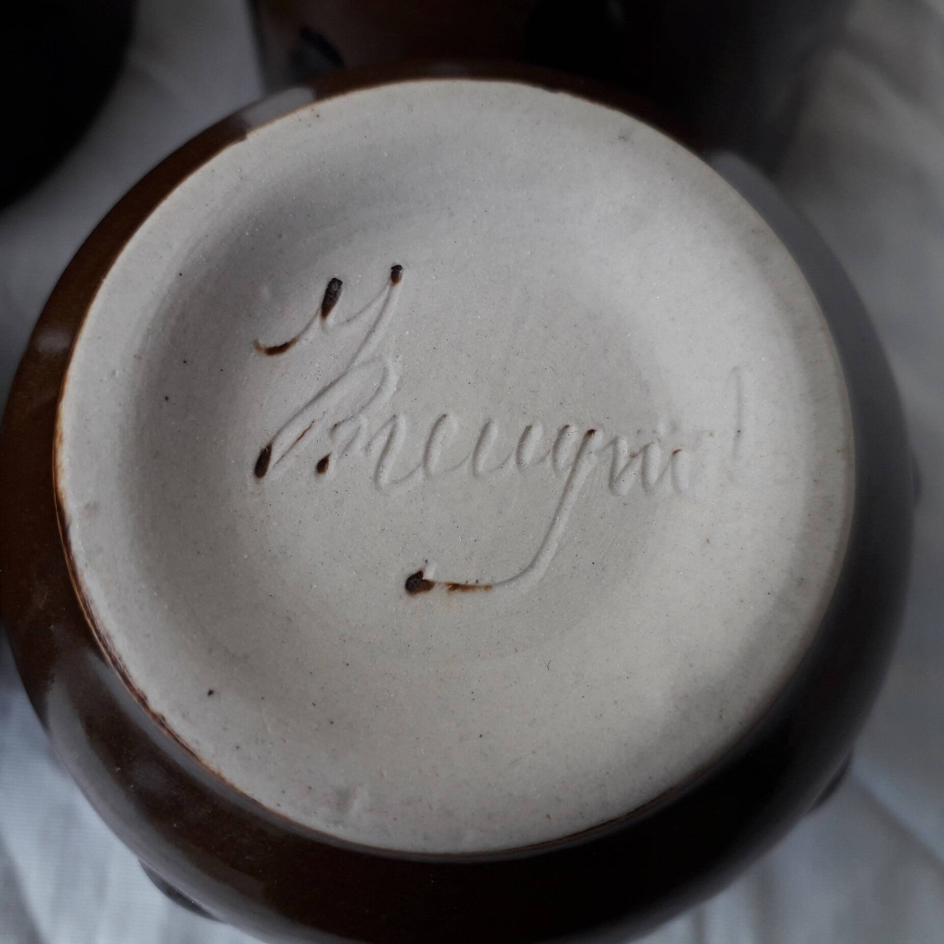 Breugnot stoneware cups