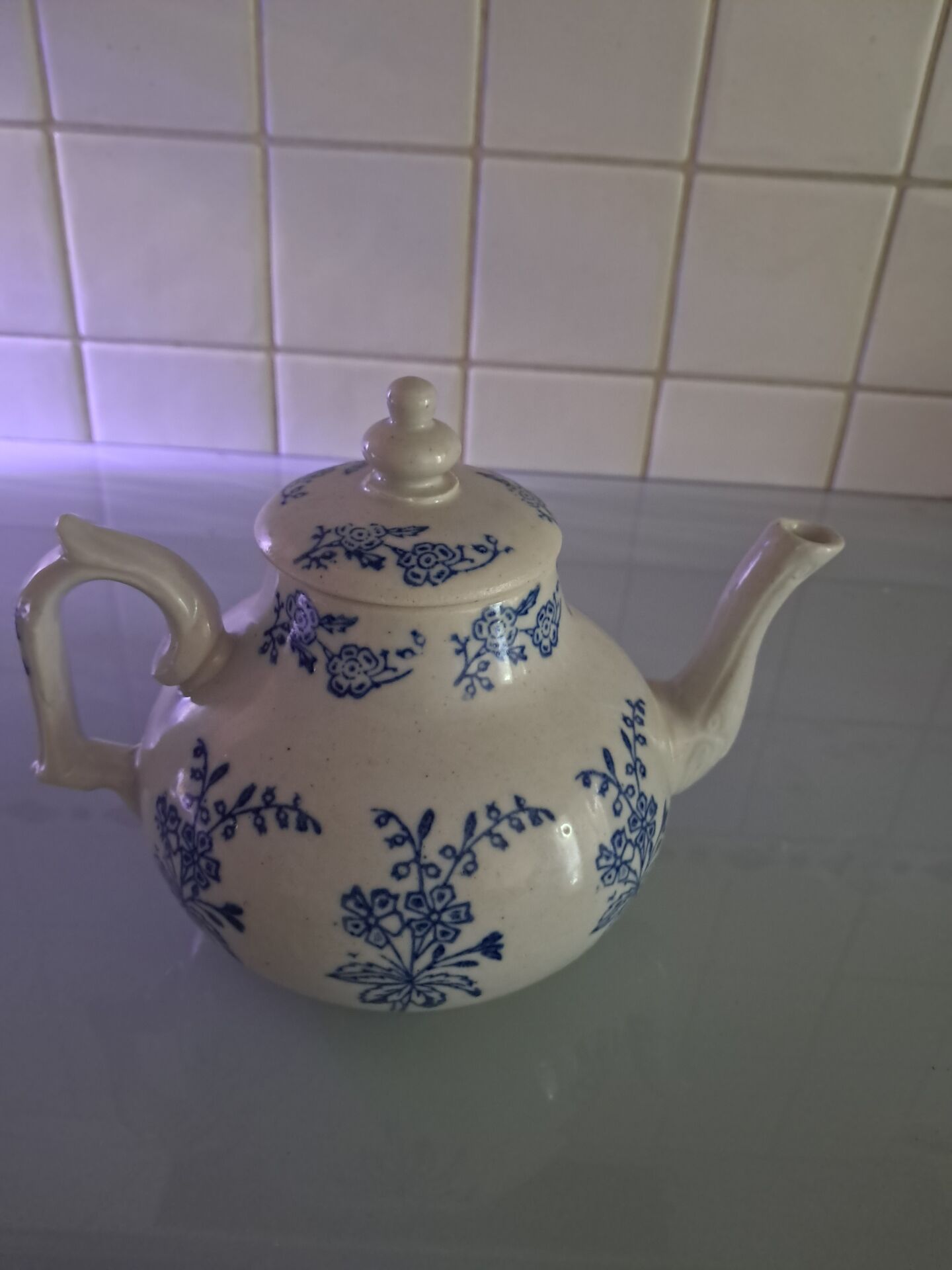 Théière ancienne en grès