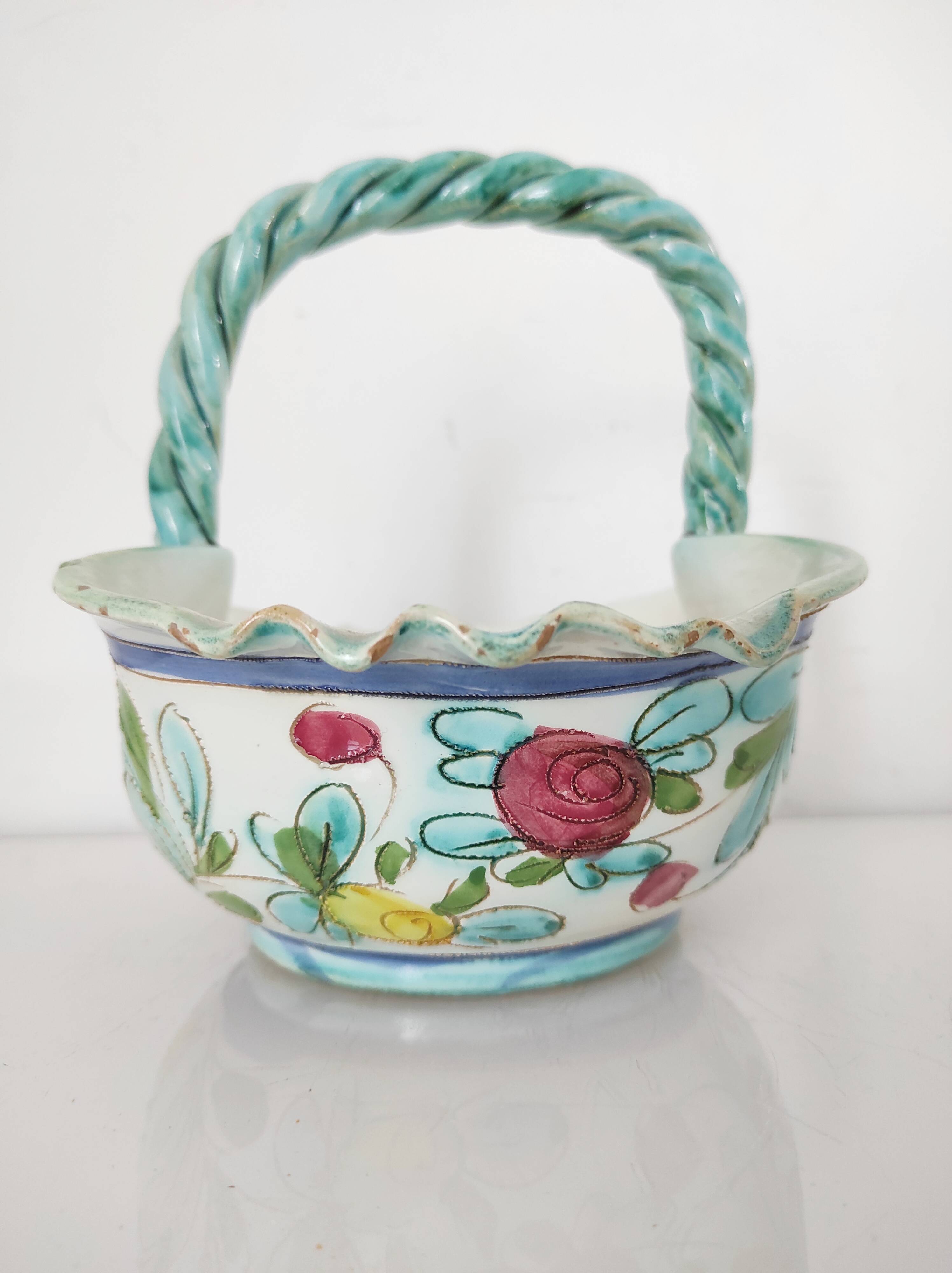 Pocket tray in the shape of a basket in italian ceramic