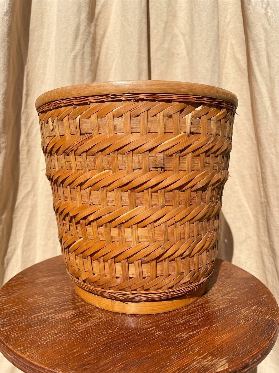Cache pot en osier vintage