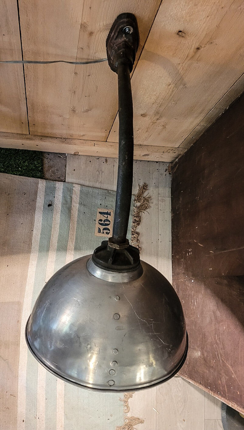 Industrial wall lamp