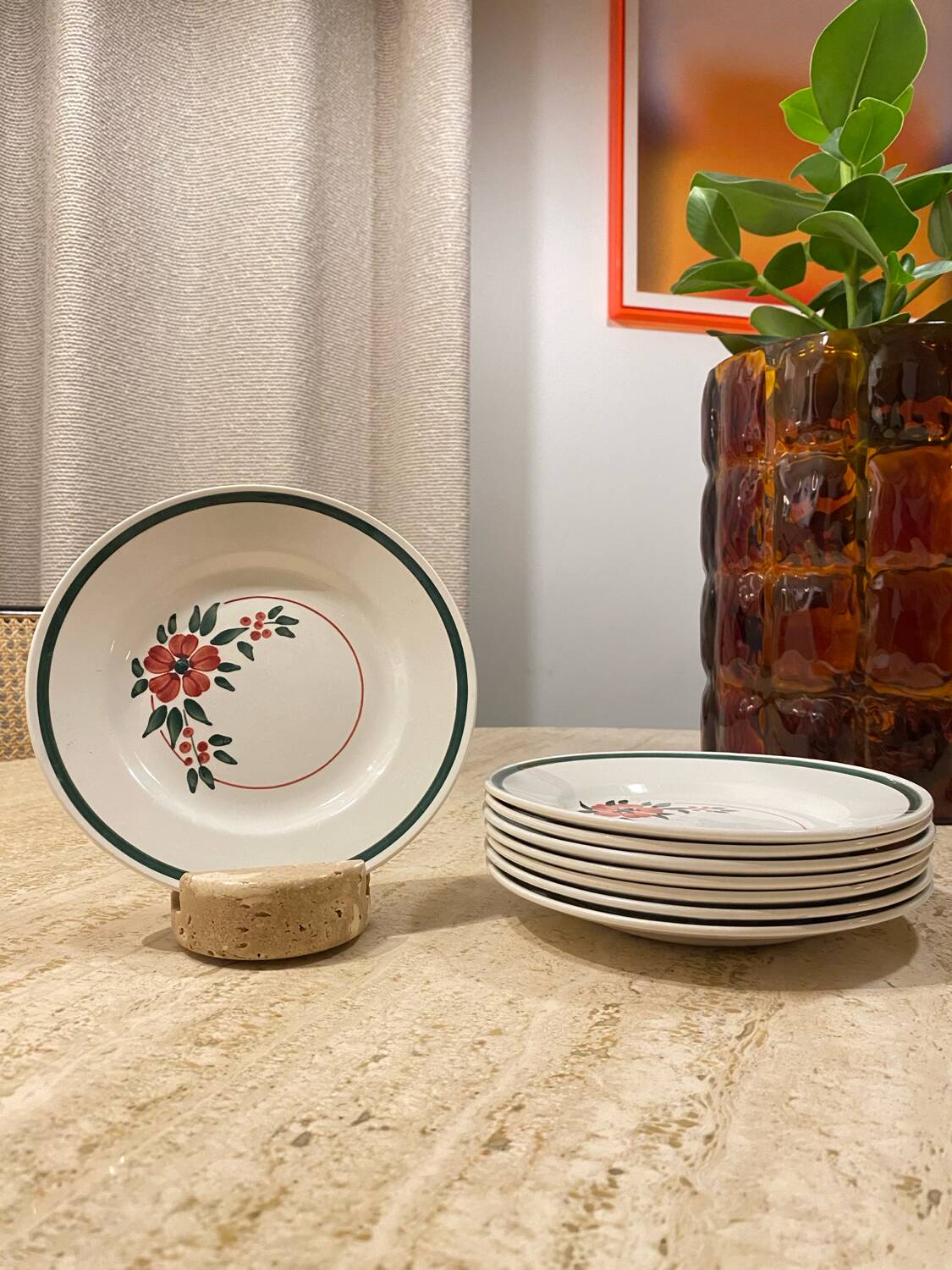 Lot de 8 jolies assiettes à dessert modèle Simone de la maison H.B.C.M