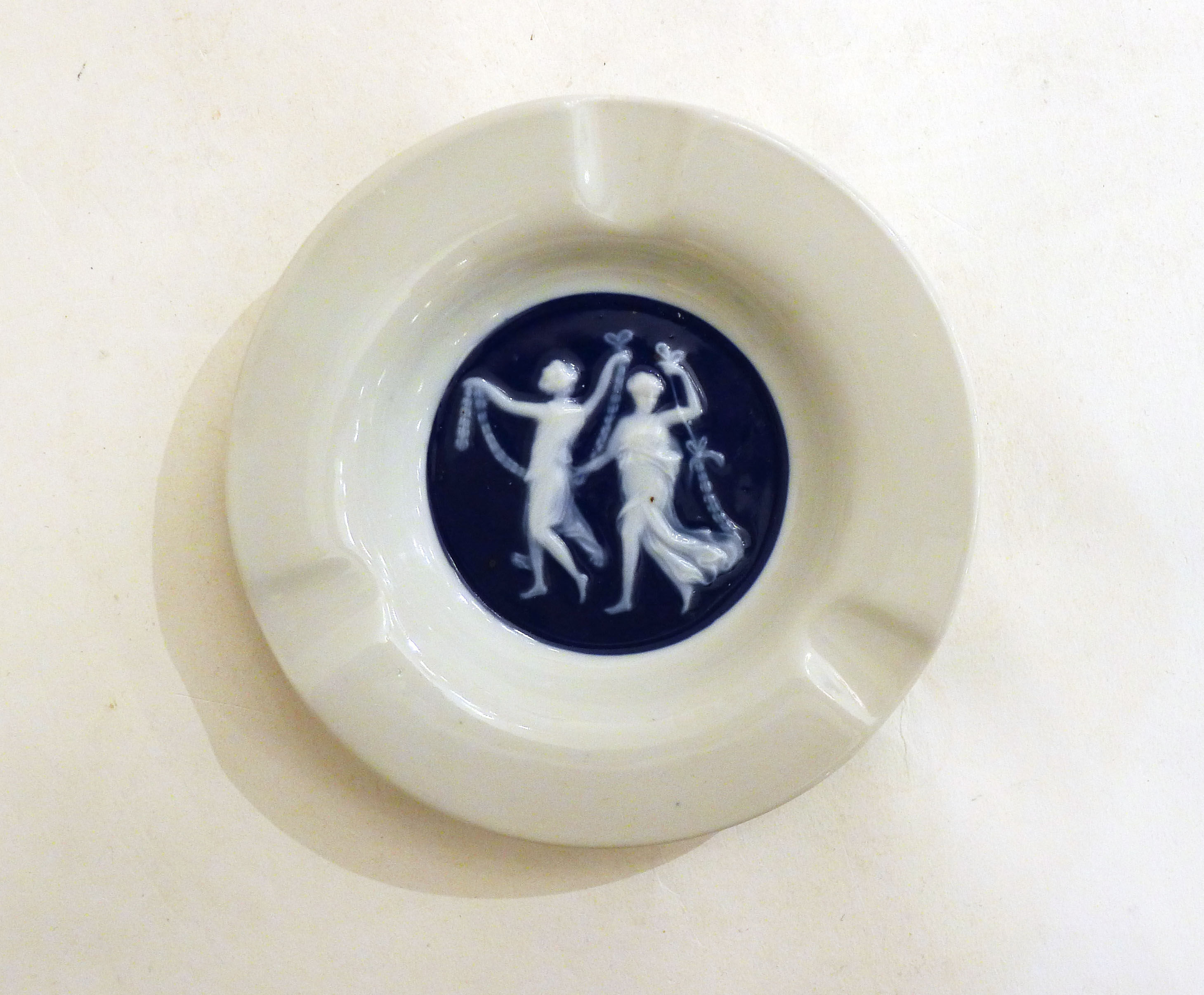 Porcelain ashtray Cameo
