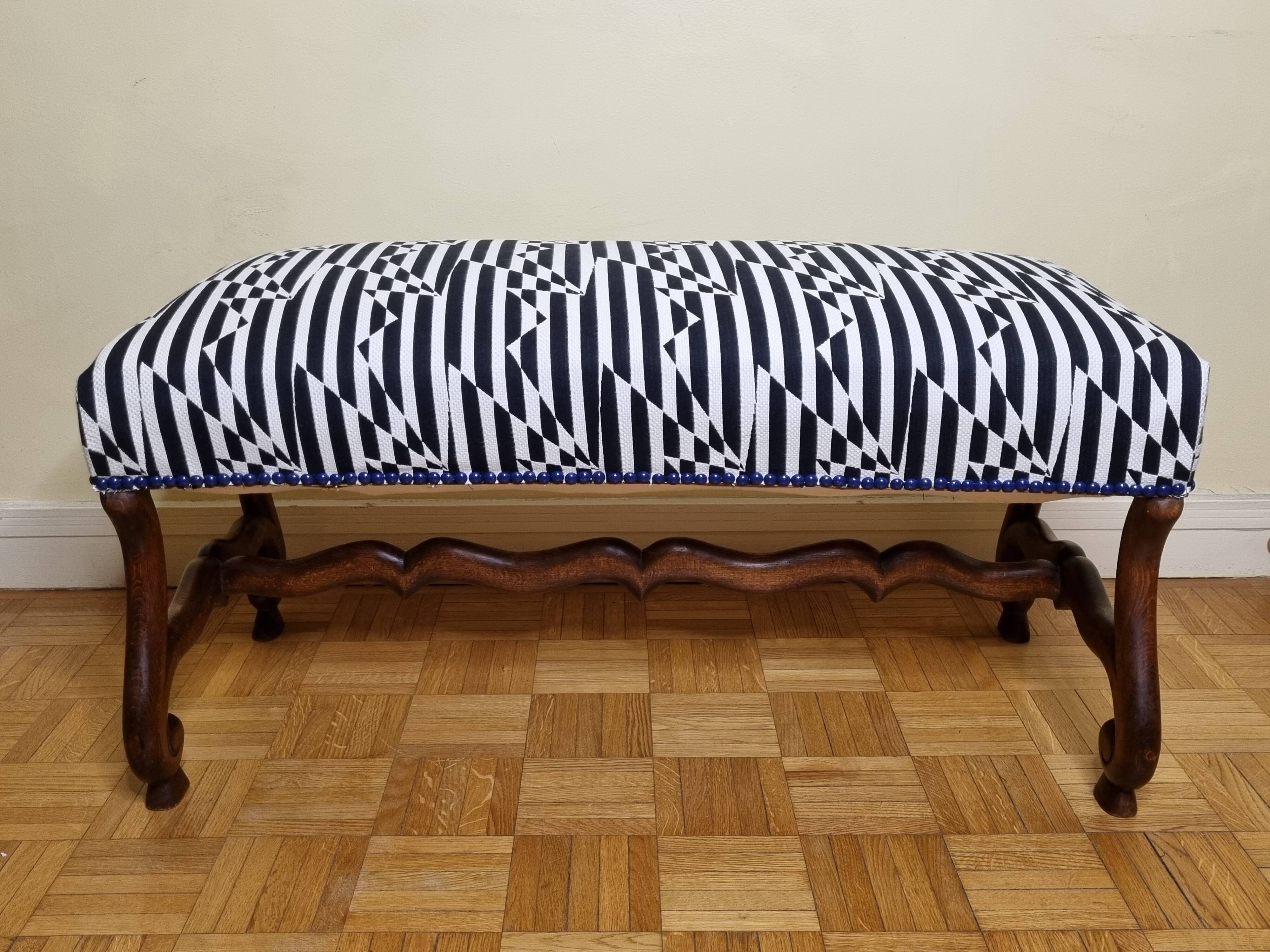 Vintage reupholstered solid wood footboard bench, kirkbydesign publisher fabric, 88 cm