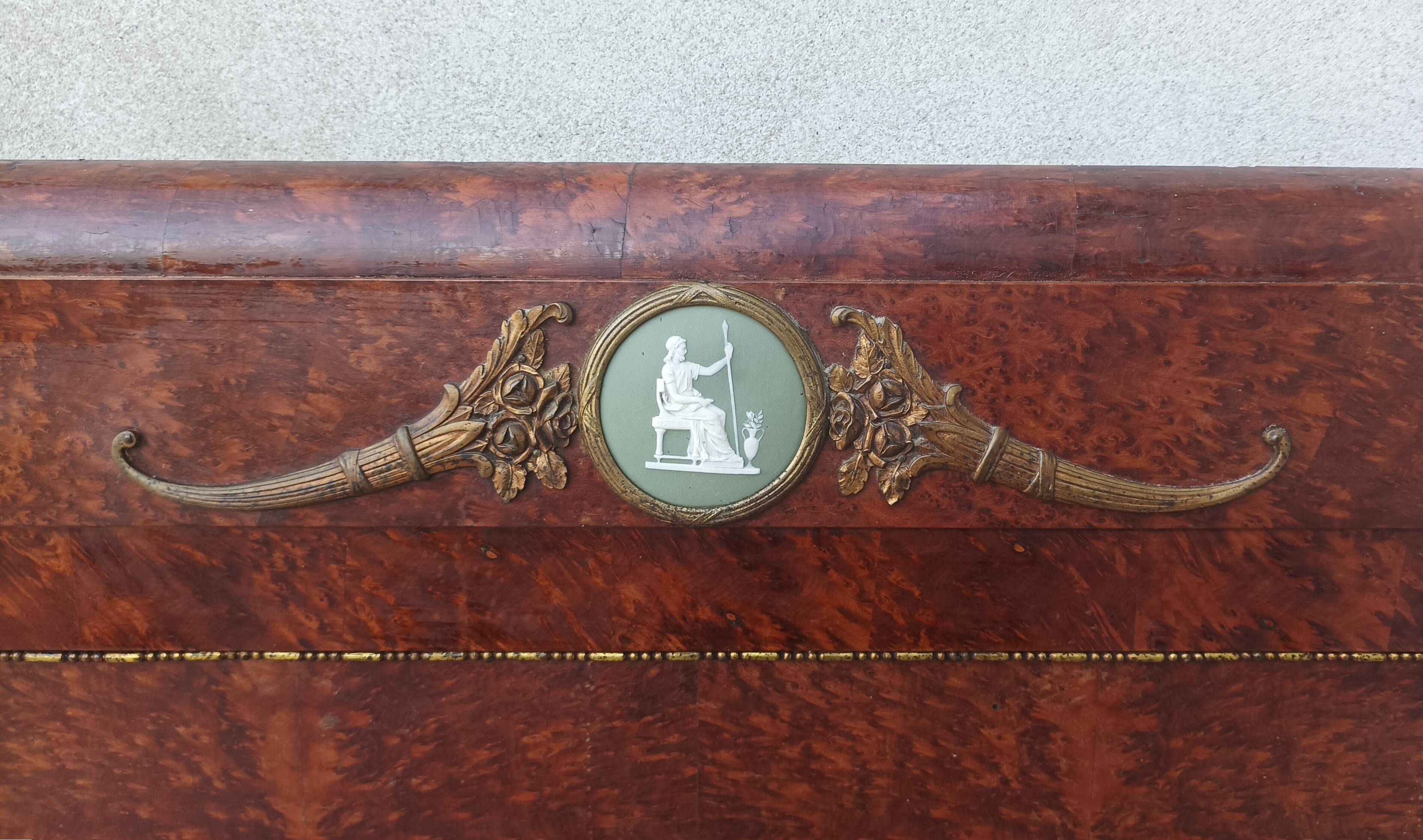 Louis XVI bed in thuja burl