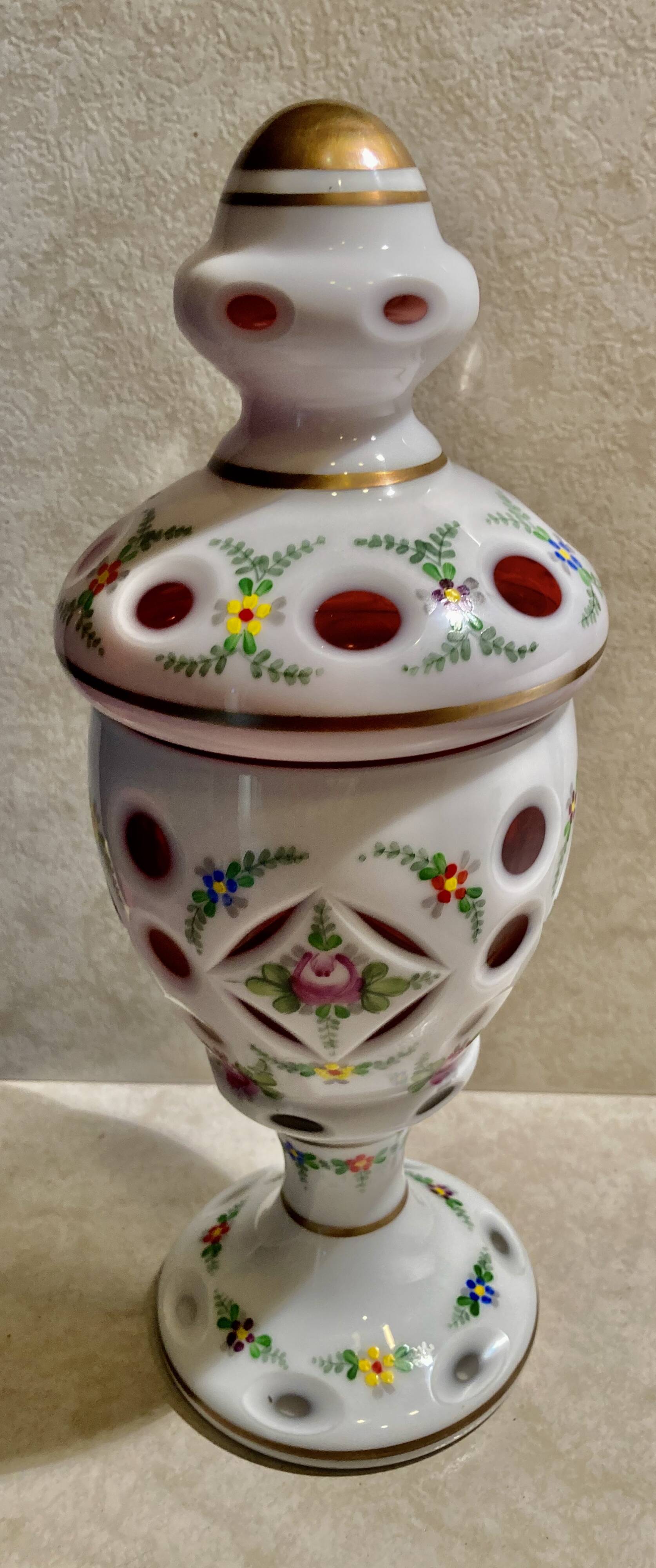 Bohème crystal opaline overlay bonbonnière dragée - 19th century