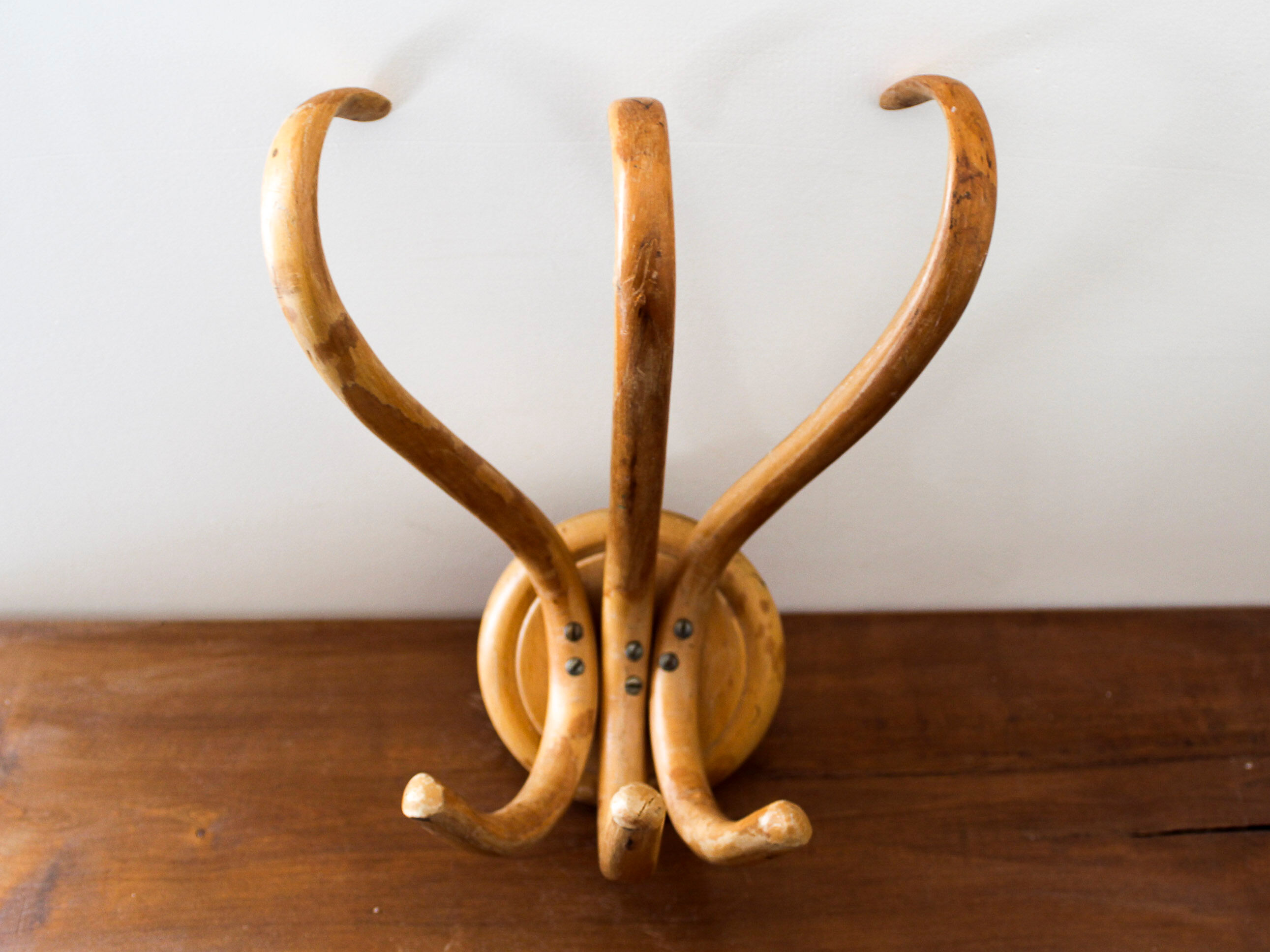 Vintage 3-spoke curved wood hook
