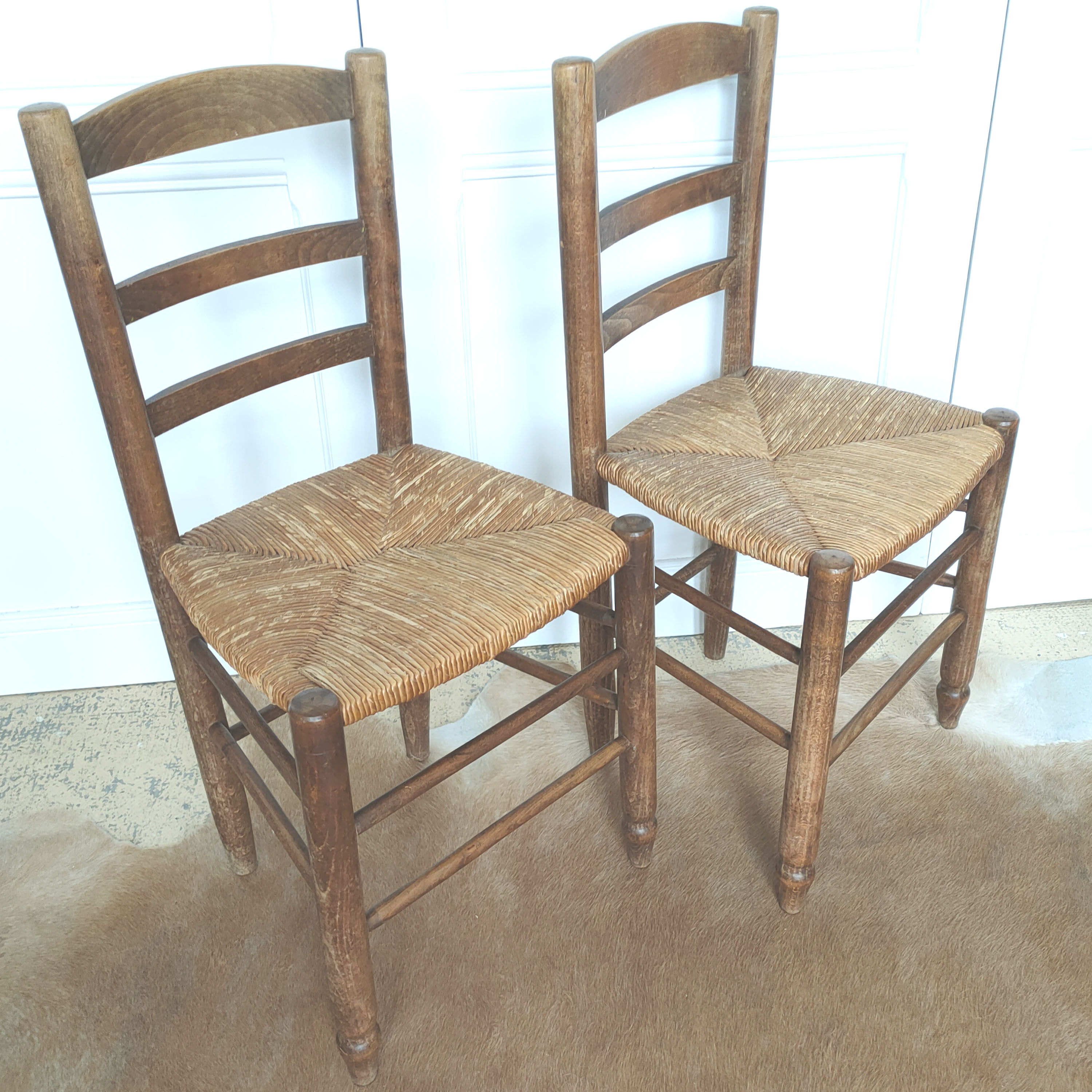 Set of four mulched vintage chairs