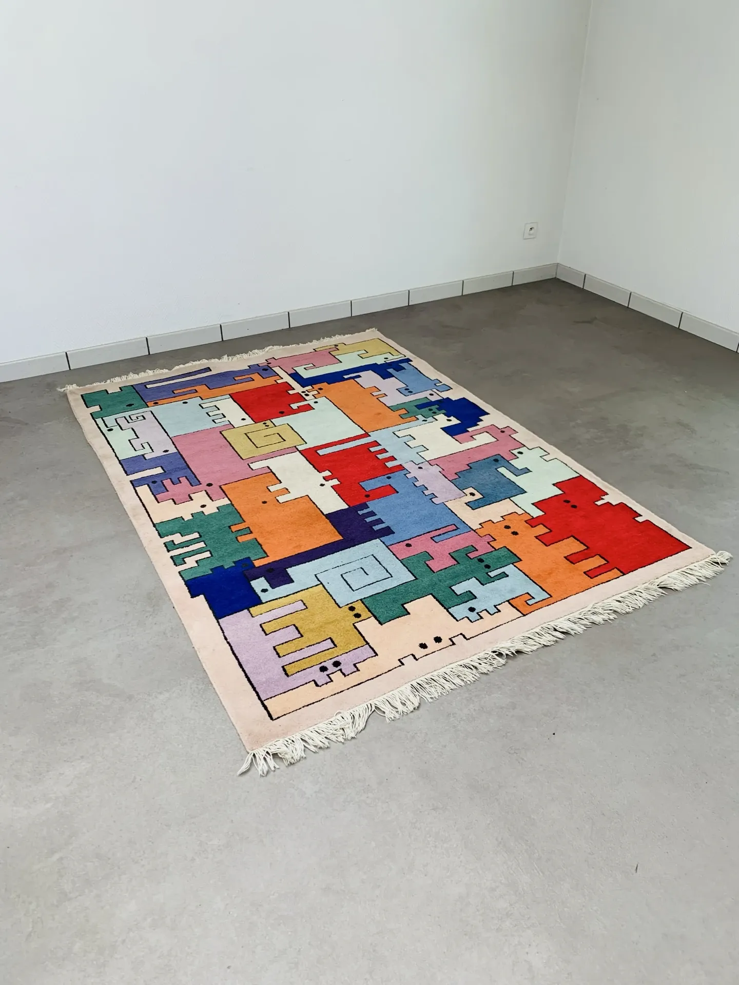 Geometric animal/Tetris rug, vintage