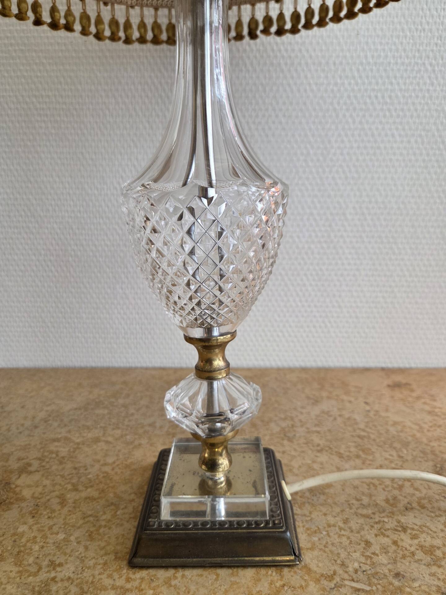 Lampe a poser ancienne en laiton et verre