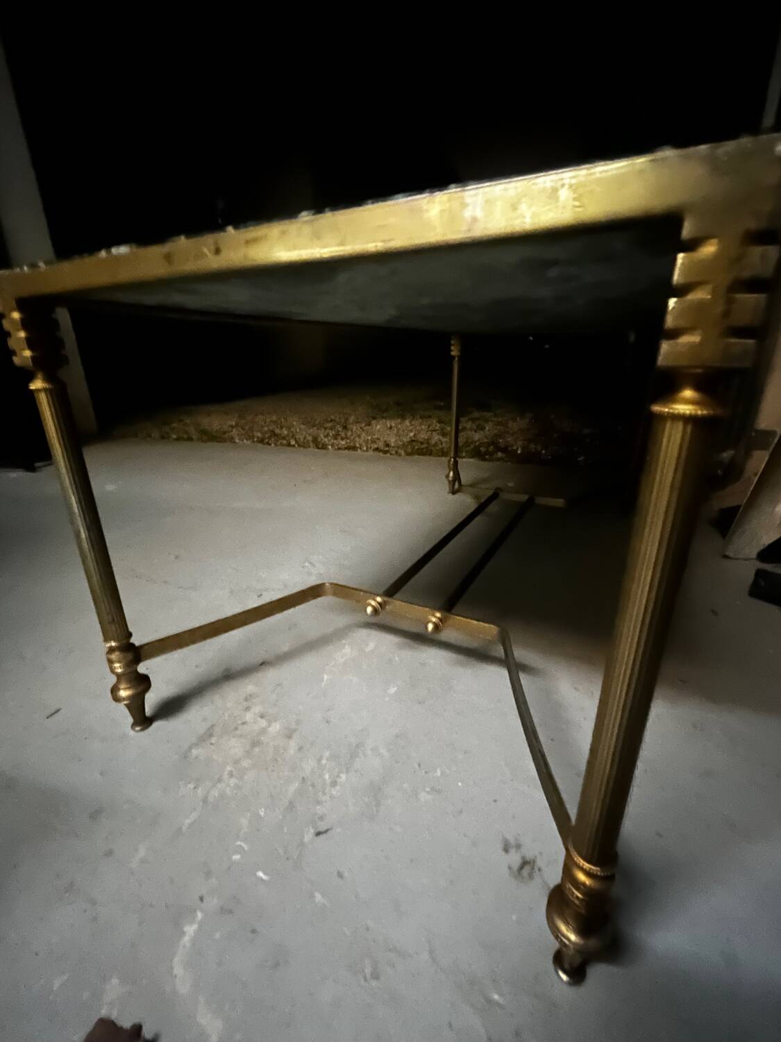 Art Deco coffee table in green marble – An elegant and refined piece.