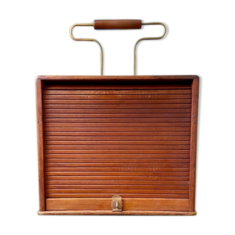 Wooden dentist layette