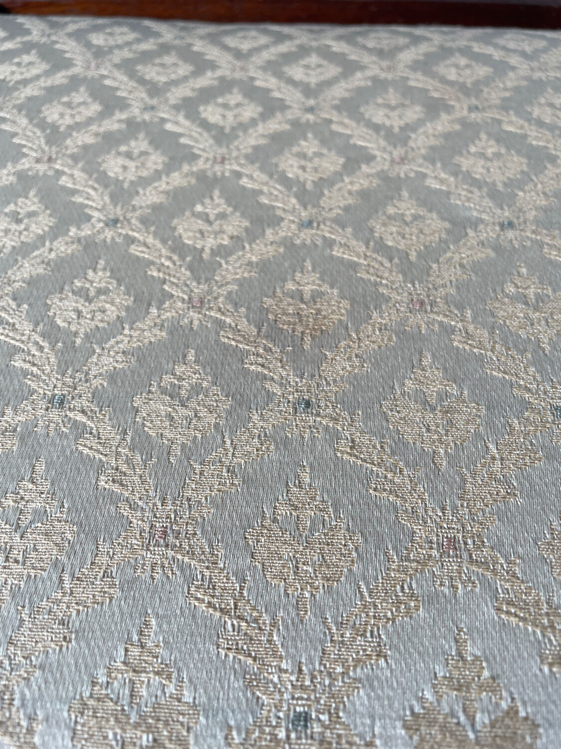 Victorian mahogany daybed.