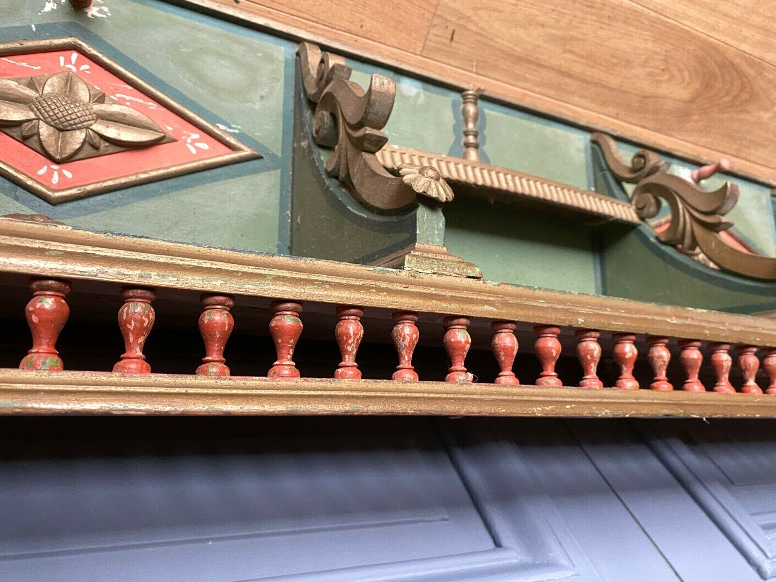 Italian floor patina green 1900 wood turns polychromy