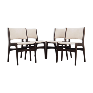 ensemble de quatre chaises