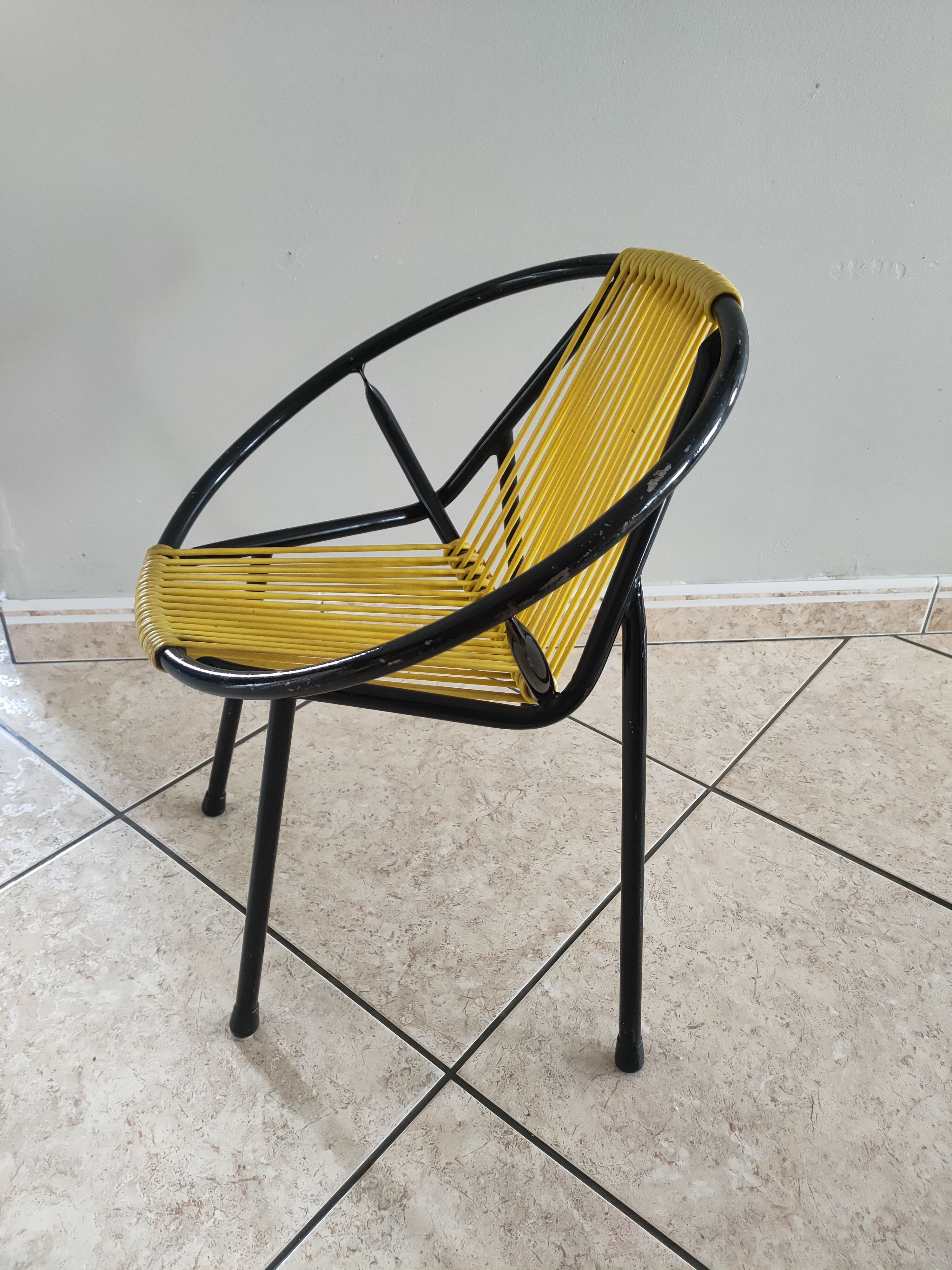 Children's armchair of the 50s in metal and scoubidou