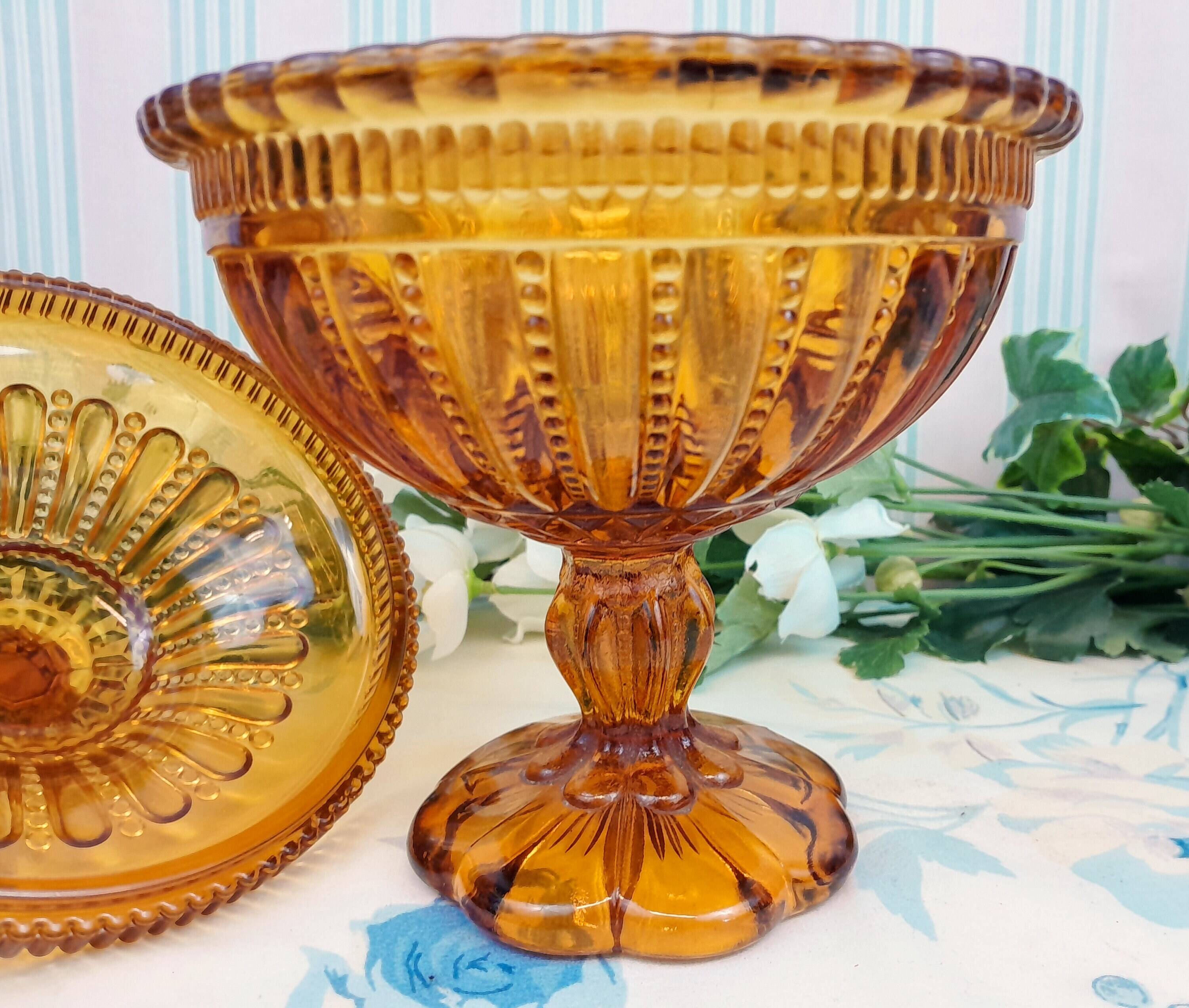 Molded amber glass drageoir