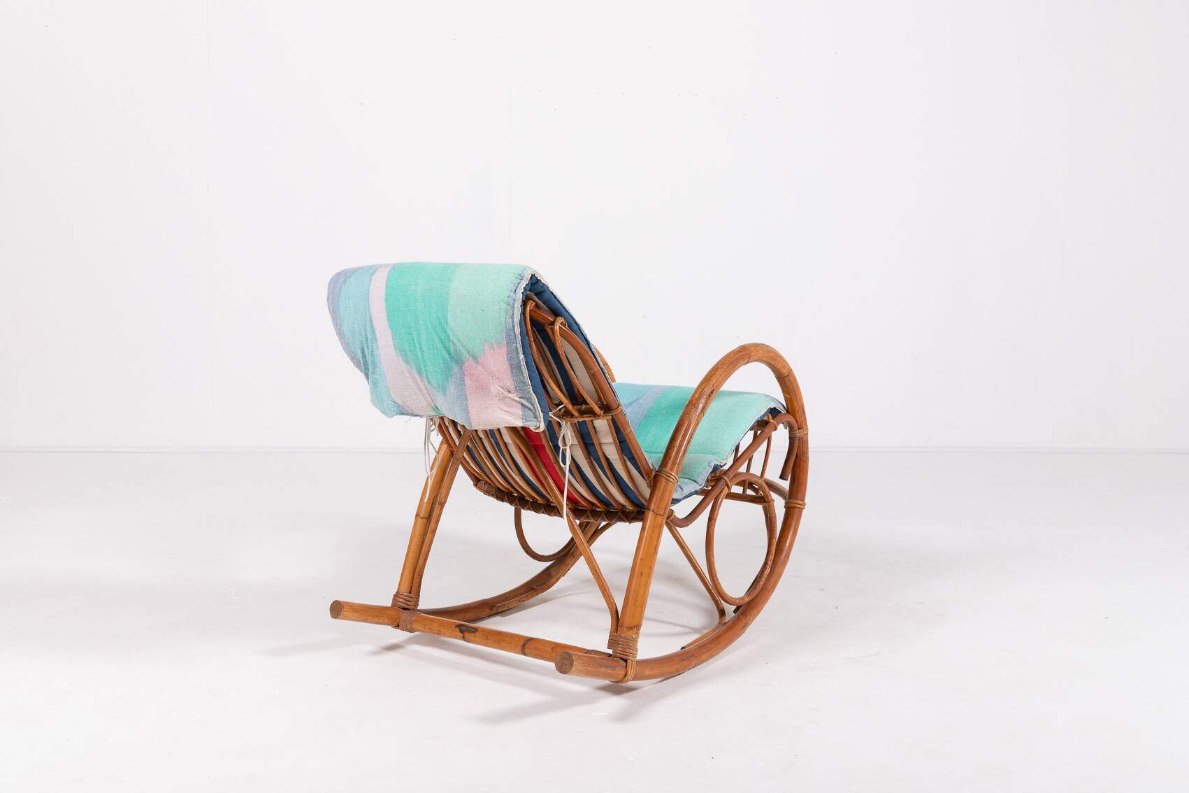 Fauteuil à bascule italien en rotin, 1960