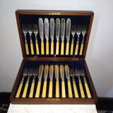 Box 24 cutlery with silver metal fish