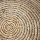 Raffia basket with lid
