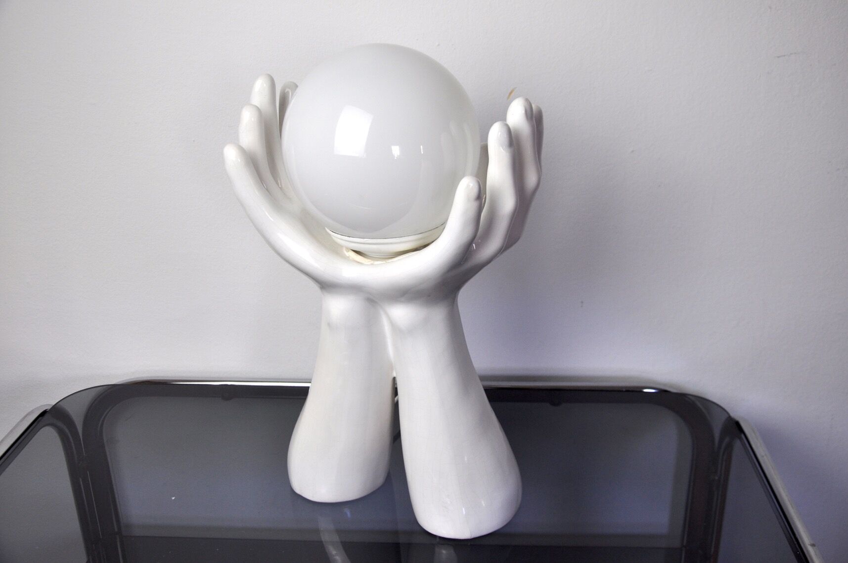 White ceramic "Hands" lamp France 1980