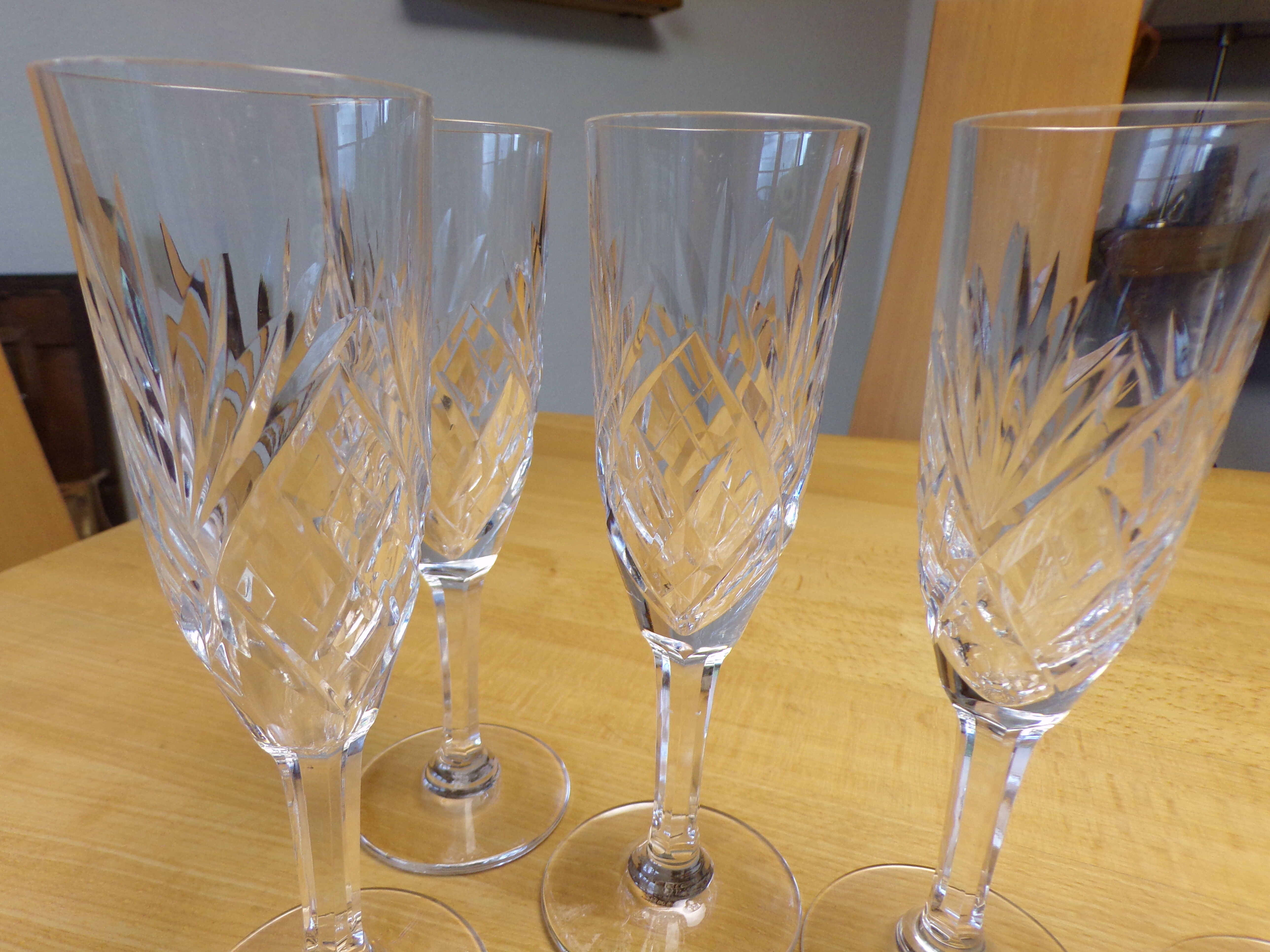 4 flutes à champagne en cristal de Saint louis modele Chantilly