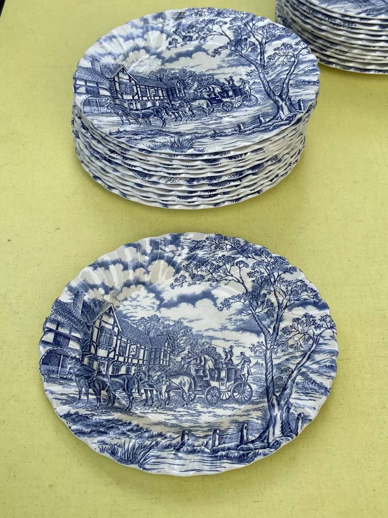 Set of 12 Myott dinner plates - Royal Mail - English Staffordshire earthenware
